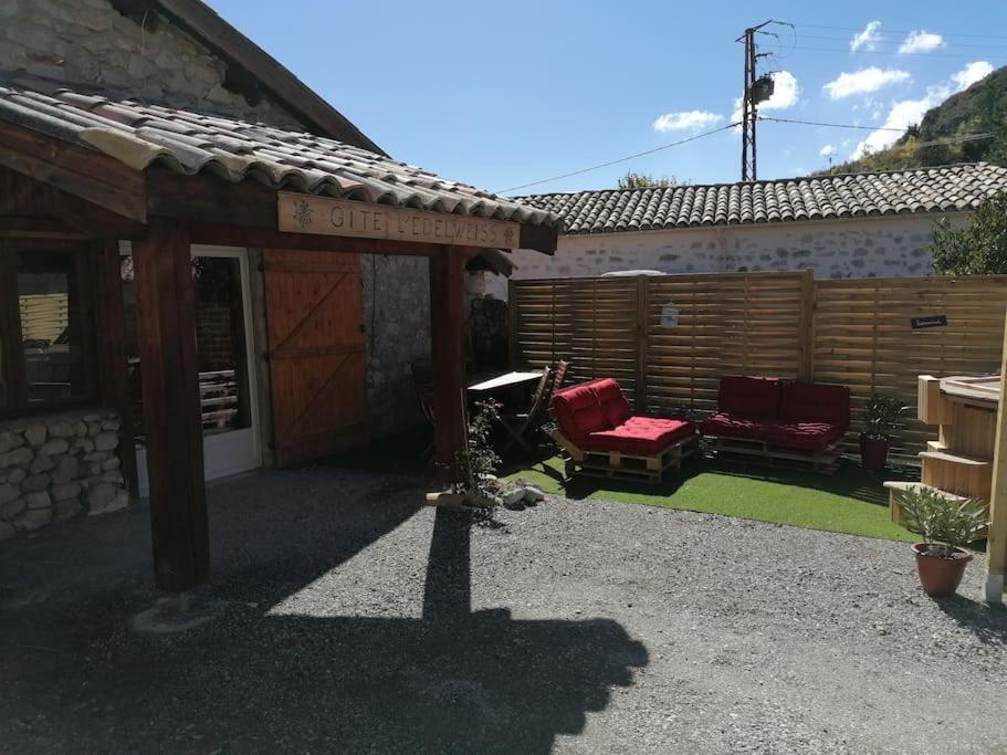 Gite L'Edelweiss 3* La Piarre 外观 照片
